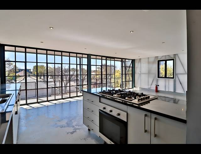 518M² BUILDING FOR SALE IN BRIXTON